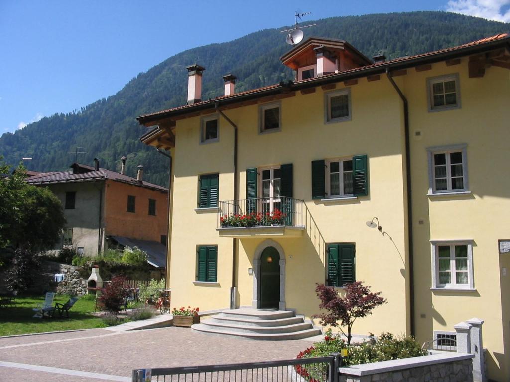 Casa Tomaselli Aparthotel Pellizzano Exterior foto